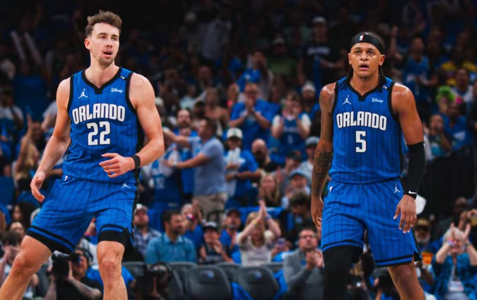 爱游戏-塔图姆重返赛场，比赛局势复杂首场状态出色，G2观众沸腾！上演精彩一战的简单介绍