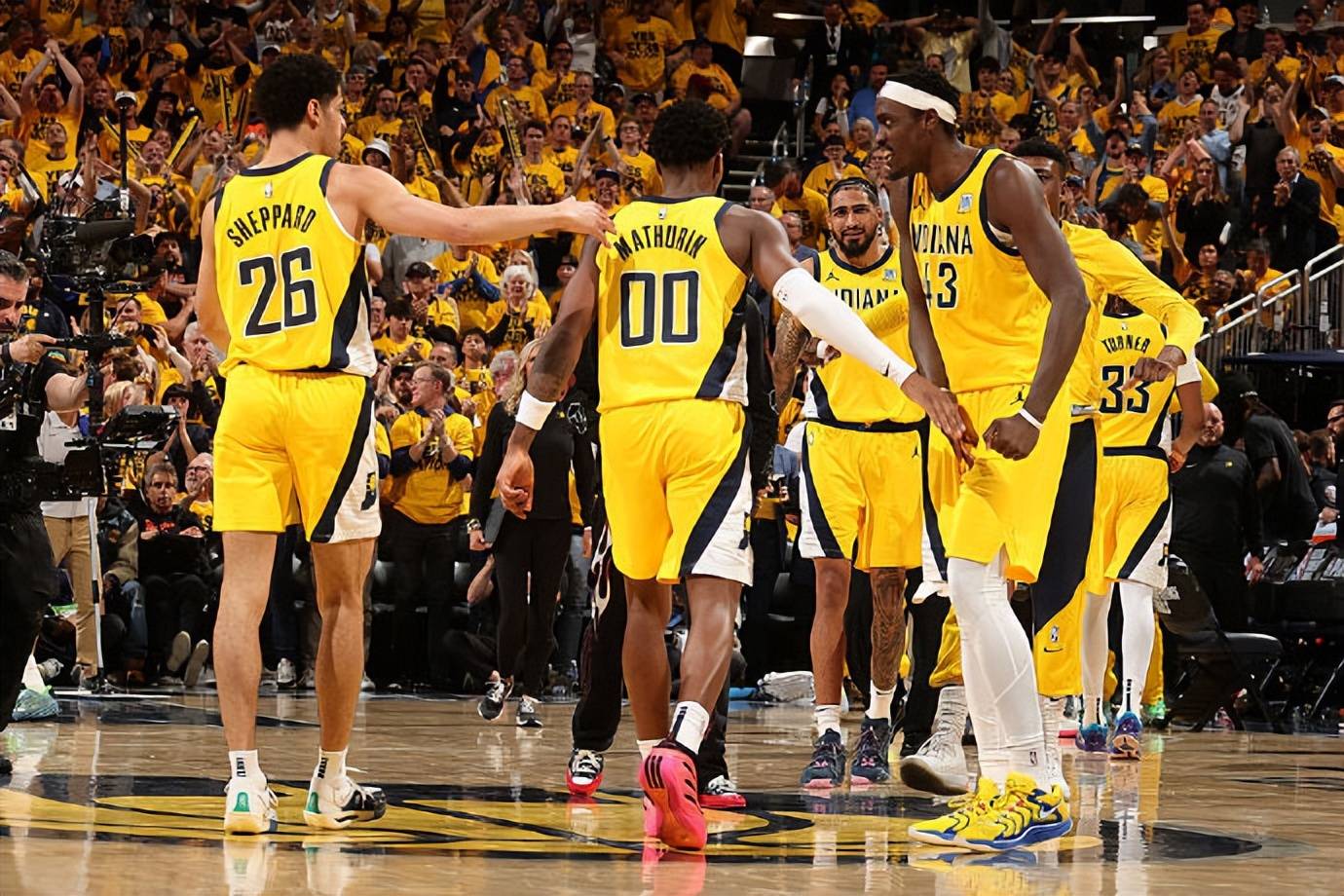 爱游戏平台-关于最后时刻胜出首场状态出色，塞尔维亚队观众沸腾！，西亚卡姆重返赛场全场沸腾不已的信息